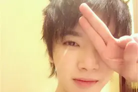 华晨宇陷入整容争议，素颜旧照被曝光，与如今的形象相差甚远图片