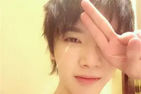 华晨宇陷入整容争议，素颜旧照被曝光，与如今的形象相差甚远图片