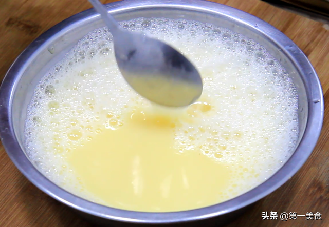 口嫩不老无蜂窝，原来蒸出完美鸡蛋羹只用了很简单的窍门