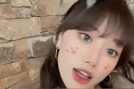 闫妮23岁女儿颜值惊人，眉眼清秀五官精致，母女相依为命17年图片