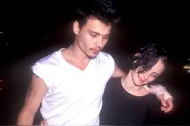 深爱的女人只有她，却和别人结婚生子！细数约翰尼·德普风流韵事图片