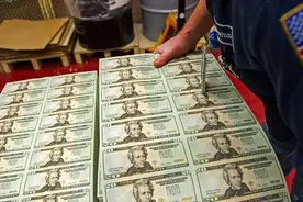 美国负债27万亿美元，日本超10万亿美元，那中国多少？图片