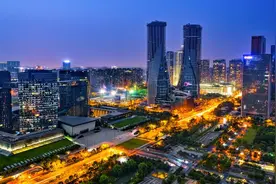 老爸叫我回老家买房，我该怎么办？图片