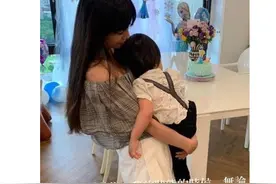 王力宏小儿子曝光，继承爸爸优质基因，不到2岁会拉小提琴图片