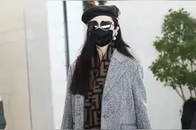 范冰冰真大气！穿大衣配水钻鞋高调走机场，直言跟李晨恋爱不后悔图片