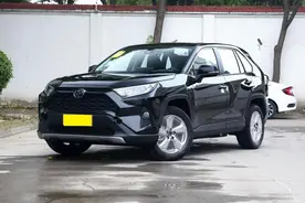满油1100公里，可靠又保值的日系SUV，17.48万起，带你看丰田荣放图片