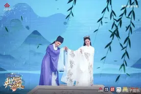 康辉扮演许仙，李思思饰演白娘子，央视主持天团yyds图片