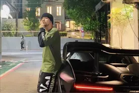 41岁的周杰伦花费近亿入手豪华新超跑，开百万一瓶的红酒庆祝！图片