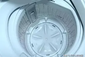 洗衣机常年不洗，内部很脏， 家政阿姨支招洗衣服更干净图片