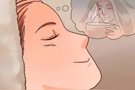 女人晚上这样做，皮肤光滑变漂亮图片