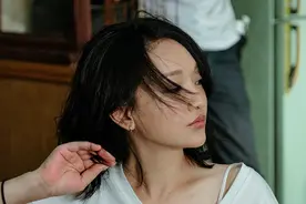 周迅的彩色情史，次次奋不顾身次次有花无果，21年错爱9个男人图片
