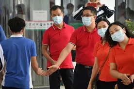 深晚报道｜香蜜湖畔，安托山旁！“最美高中”福田中学高考花絮（图集）图片