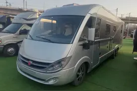 德国宾仕盾自行式房车，进门仿佛到了家，给你无与伦比的幸福感图片