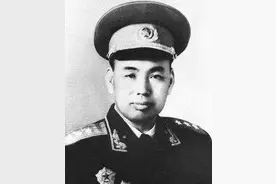 他是武功最高的开国上将，酒量奇大却怕周总理，带枪为毛主席守灵图片