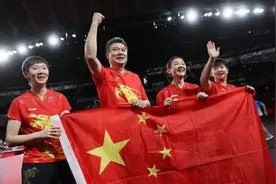 第34金！中国女乒团体决赛后三鞠躬，李隼教练的一个举动令人动容图片