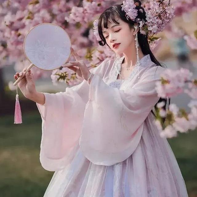 安利中华风的Lolita