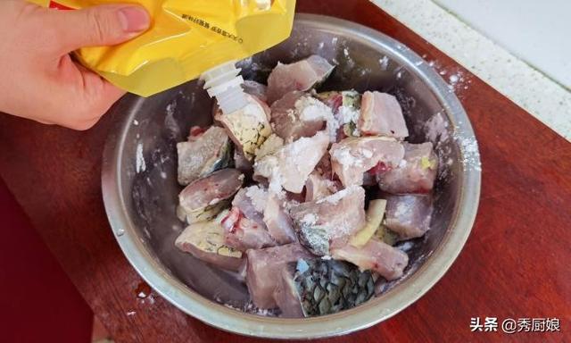 秋季碰到草鱼别手软，8元1斤，比鲫鱼营养，比鲈鱼鲜，红烧特别香
