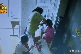 女儿被老师剪了一小撮头发，妈妈大怒：败了一家人的运气图片