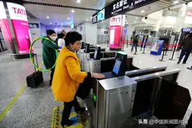 沈阳北站：实行自助验票进站候车图片