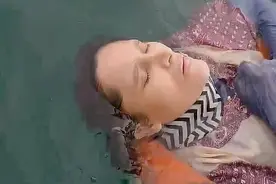 哥伦比亚女子失踪两年后被发现活着漂浮在海上，因前夫长期施虐选择自杀（图）图片