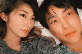 大师兄与CEO女友同居发生直播意外：不慎泄露转会消息，被炮轰图片
