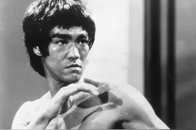 巨星李小龙：不仅是创立截拳道的武术家，还是个善于思考的哲学家图片