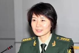 17岁加入女子特警队，如今已是大校警衔，老公是一名普通保安图片