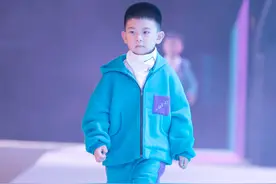 这里有答案，孩子学习模特时悄无声息的大变化图片