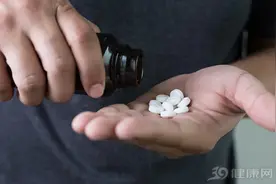 太神奇了！美国男子被告知“活不过三个月”，竟然靠吃狗药治好了图片