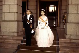 日本最美平民皇后：被婆婆折磨流产、患失语症，拒绝与天皇合葬图片