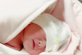 著名导演陆川二胎得女，晒女儿正脸甜蜜表白妻子：呵护你们一生图片