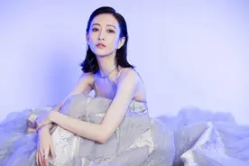 王鸥挽手男子身份曝光，疑似德云社何九华，两人微博互关细节被扒图片