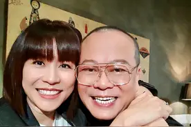 欧阳震华宣萱晒合照，时隔10年再次合体？网友：TVB黄金搭档图片