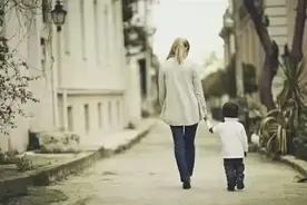 朗诵：孩子，妈一直想你啊图片