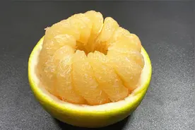 吃了20年的柚子才发现，只需一根牙签，剥得干净又完整视频封面