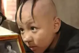 8岁凭“三毛”走红，因化妆师失误变秃，如今的孟智超怎样了？图片