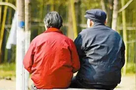 一些高龄失偶老人的怪癖图片