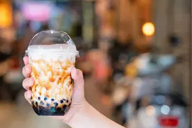 不喝秋天的第一杯奶茶，真没什么大不了｜青年说图片