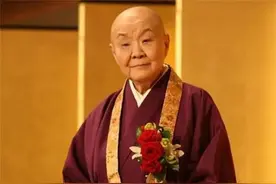 99岁尼姑喝酒吃肉，沉迷男色，不惧世俗流言，活成自己喜欢的样子图片
