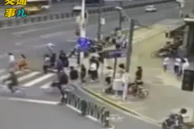 一组动图警示你：手握方向盘脚踩的是人命关，开车上路务必心存敬畏！图片