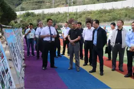 【西师新闻】党委书记张俊宗陪同教育部学位管理与研究生教育司司长洪大用一行赴宕昌县调研指导脱贫攻坚工作图片