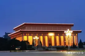 天安门广场夜景随拍，天安门城楼 毛主席纪念堂灯火辉煌图片