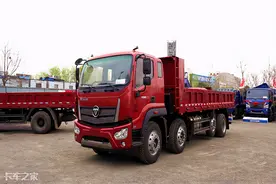 城市建材运输选啥车？福田瑞沃大金刚8x2自卸车很不错图片