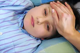 孩子发烧腹泻，在家如何护理？什么时候要马上就医？图片