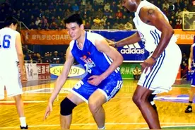 CBA退役球衣有多难，总共现在也就16个人有此殊荣图片