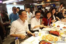 探秘阿里员工食堂，10元管饱，饭卡自动充，网友：我一点都不羡慕图片