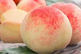 买水蜜桃时，怎么挑到最甜的？看这4个部位，保你挑最甜桃图片