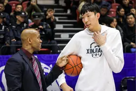 CBA主帅们眼里的周琦图片