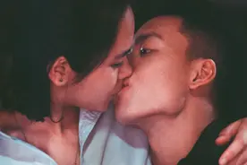 你一天亲吻你伴侣几次？你亲吻伴侣的次数竟然暗藏了这么多秘密图片