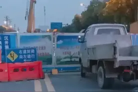 岳阳：为何市区道路都在反复开挖？图片